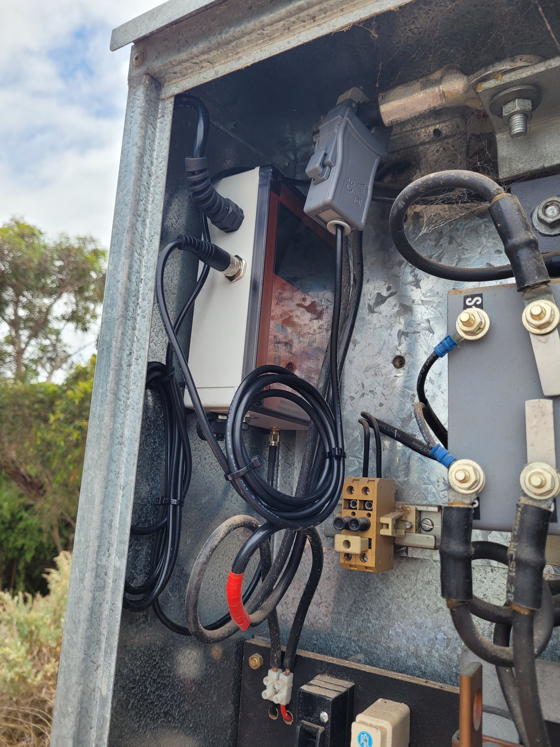 Single phase power logger